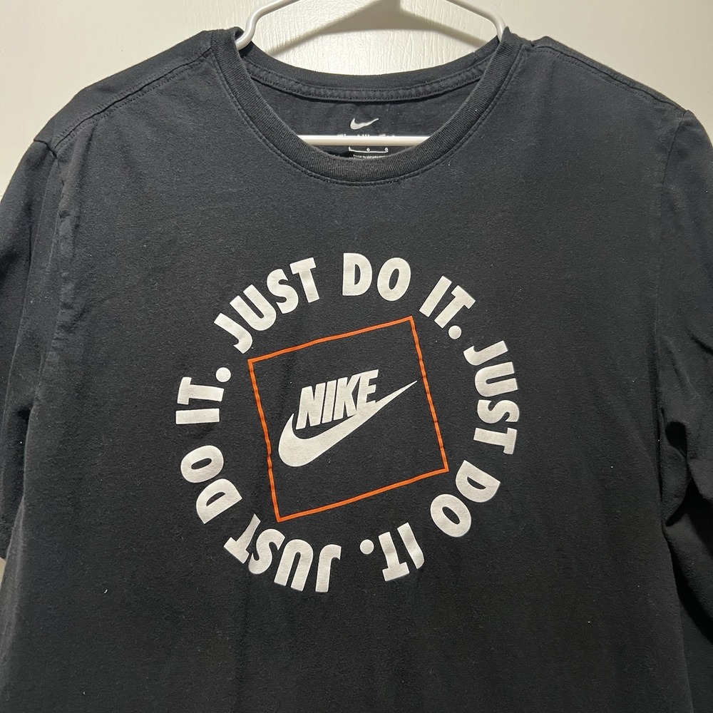 The Nike Tee Men's T Shirt Black/Orange Color Size Large Short Sleeve Just Do IT